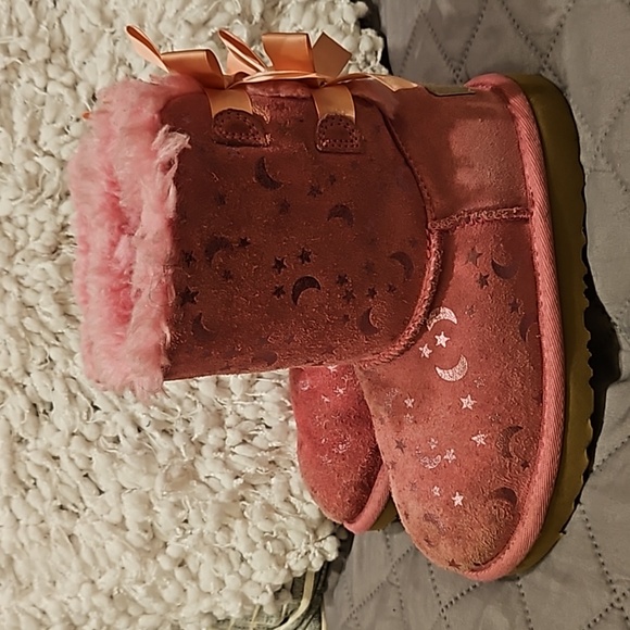 UGG Boots - Picture 12 of 15